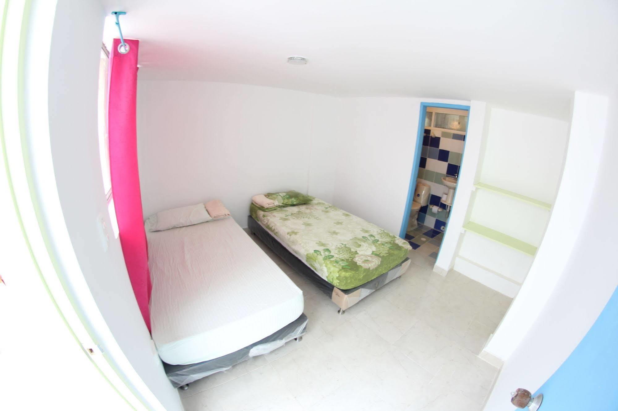 Blue Almond Hostel - San Andres Экстерьер фото